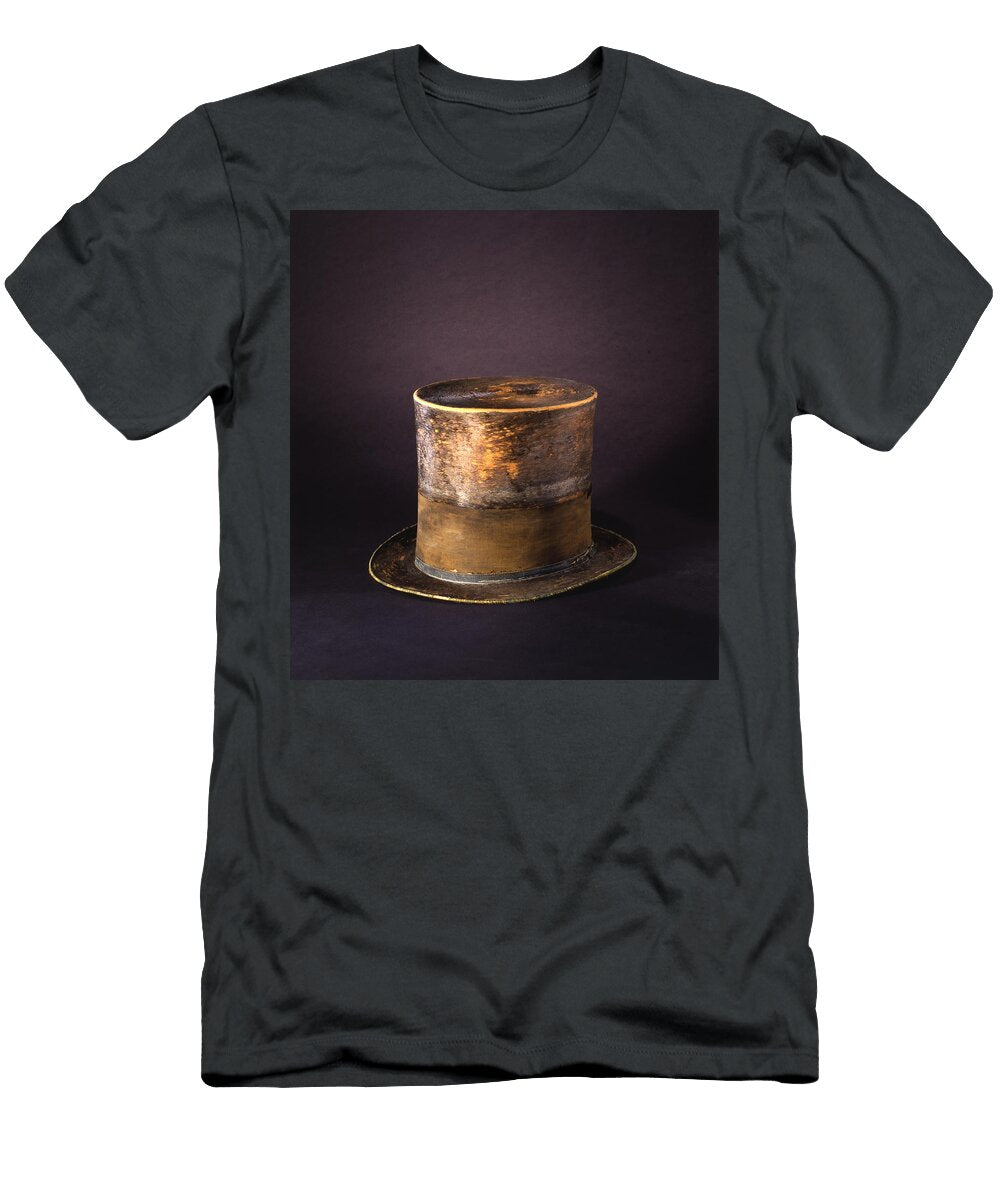 Abraham Lincolns Top Hat David Hinds T-Shirt