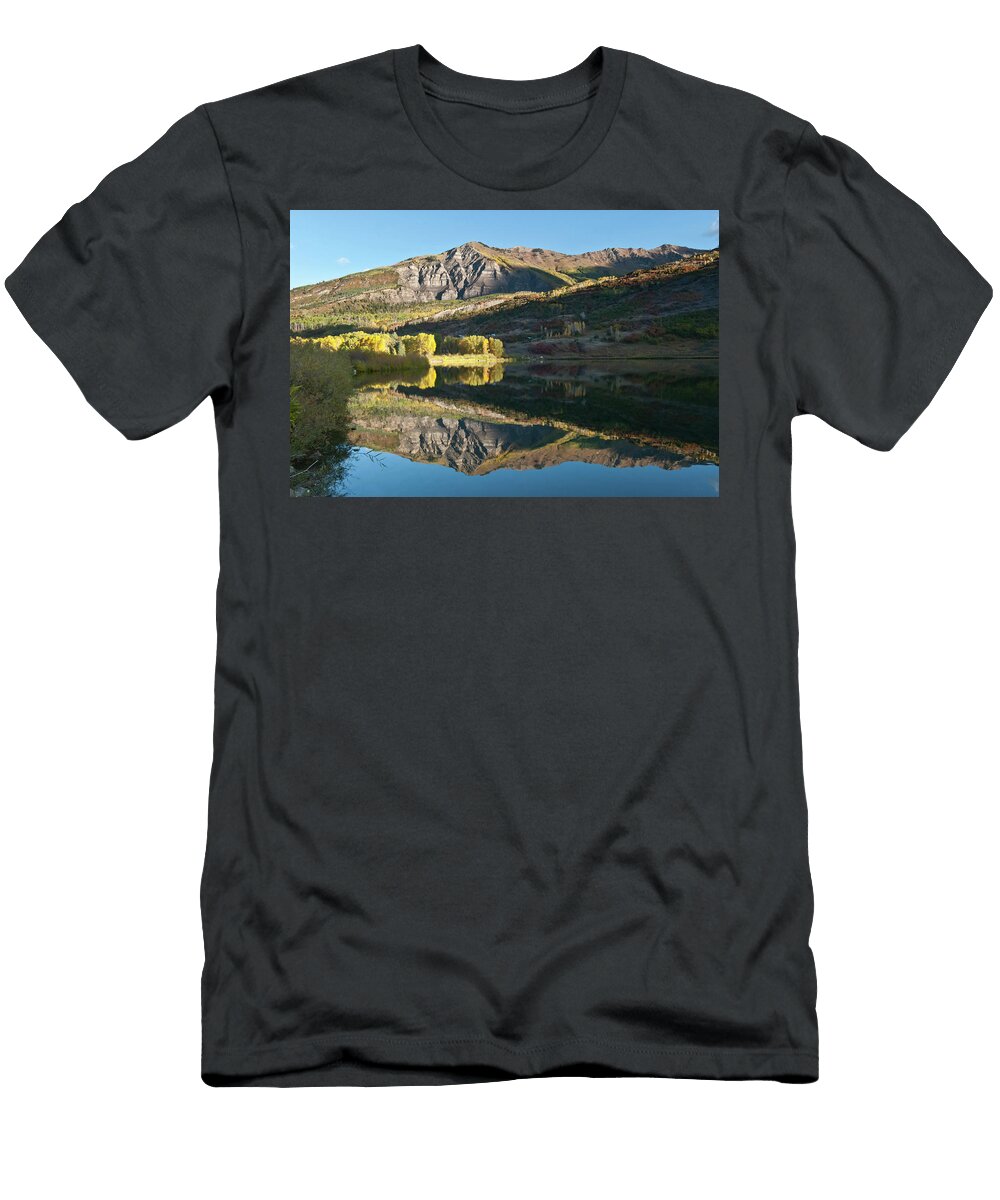 Autumn Morning At Beaver Lake Cascade Colors T-Shirt