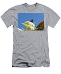 Beautiful Monarch Butterfly on Butterfly Bush Johan Ferret T-Shirt