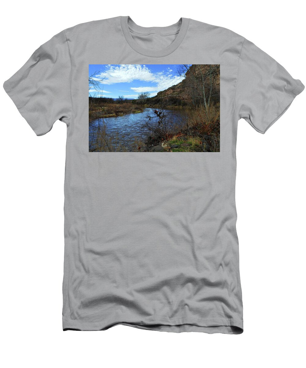 Beaver Creek At Montezuma Castle Glenn Mccarthy Art and Photography T-Shirt