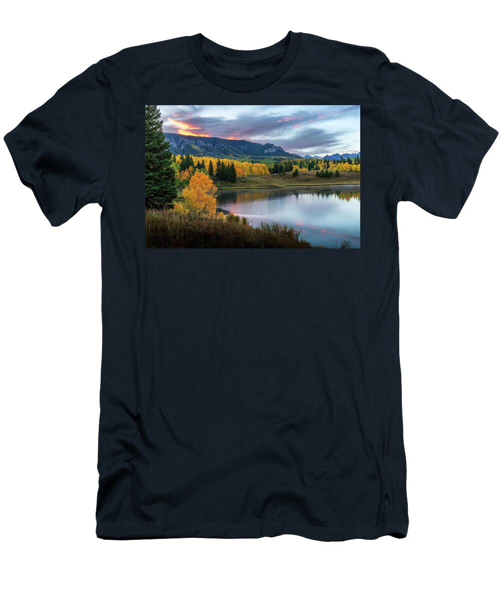 Beaver Lake Fall Reflections Near Ridgeway Colorado Joseph Metzler T-Shirt
