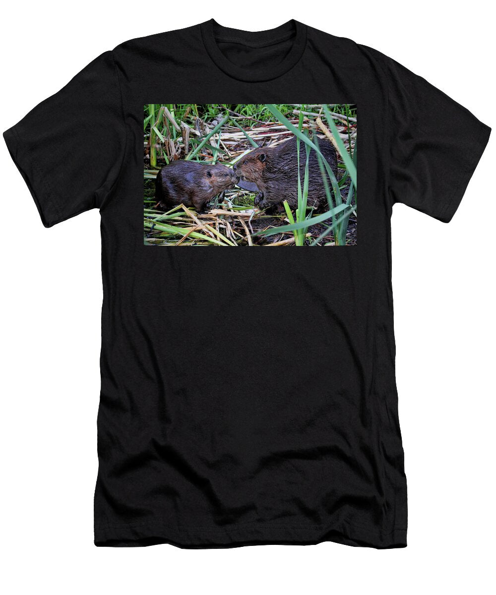 Beavers Kissing Peggy Collins T-Shirt