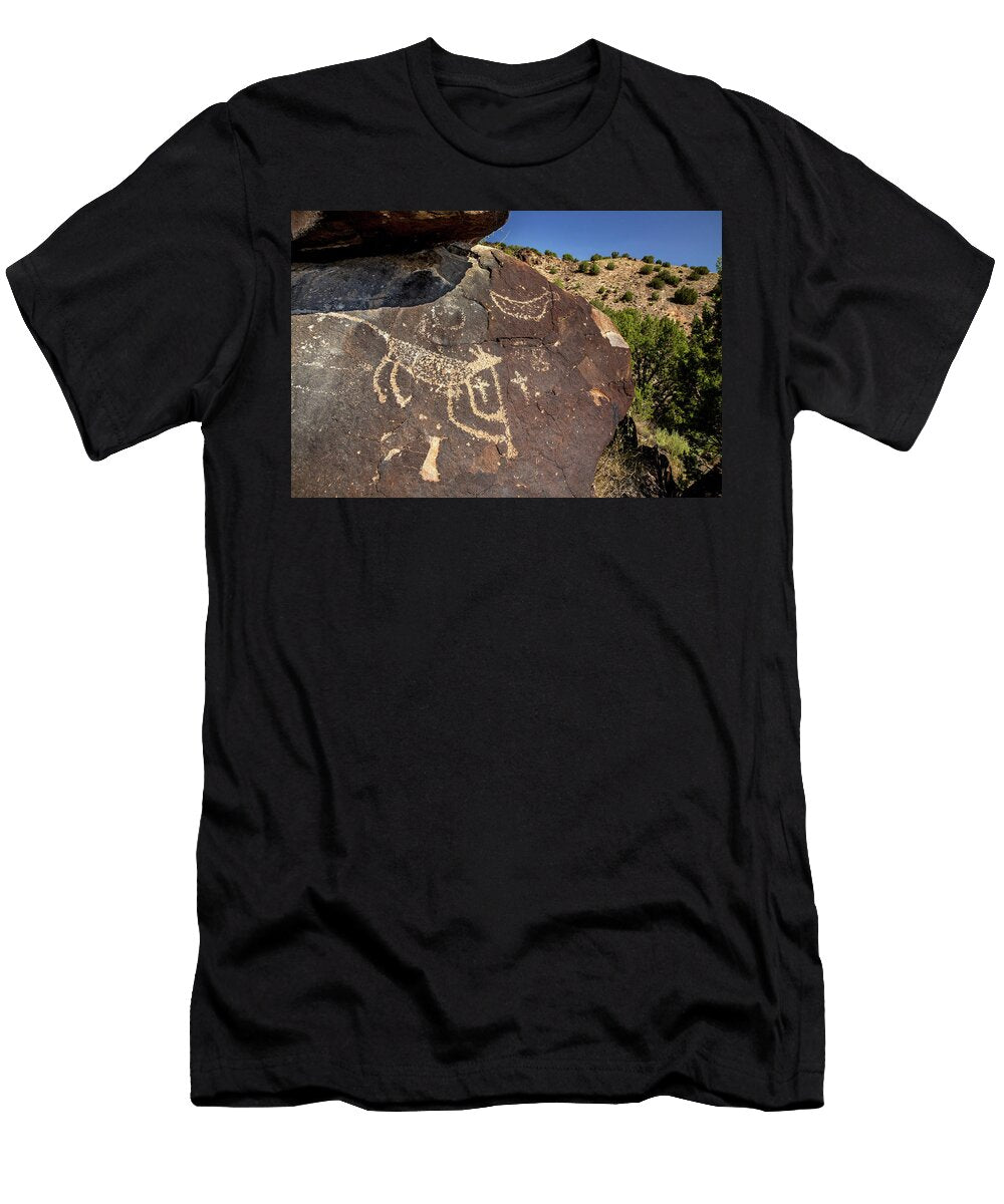 Coyote Flute Player Petroglyph 8099 George Turner T-Shirt