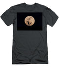 Coyote Silhouette Against the Full Moon Sicco Rood T-Shirt