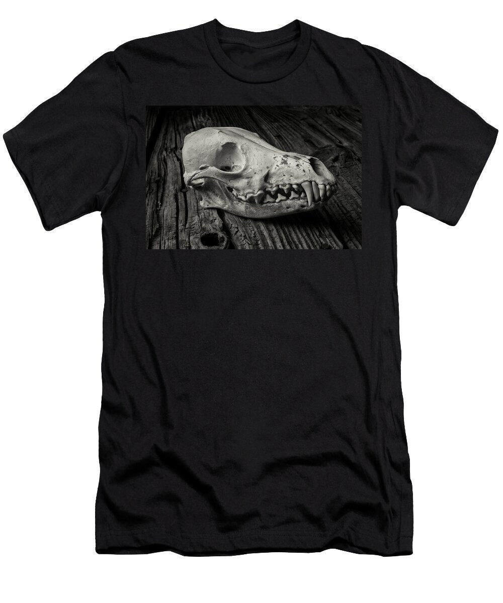 Coyote Skull in Black and White Garry Gay T-Shirt