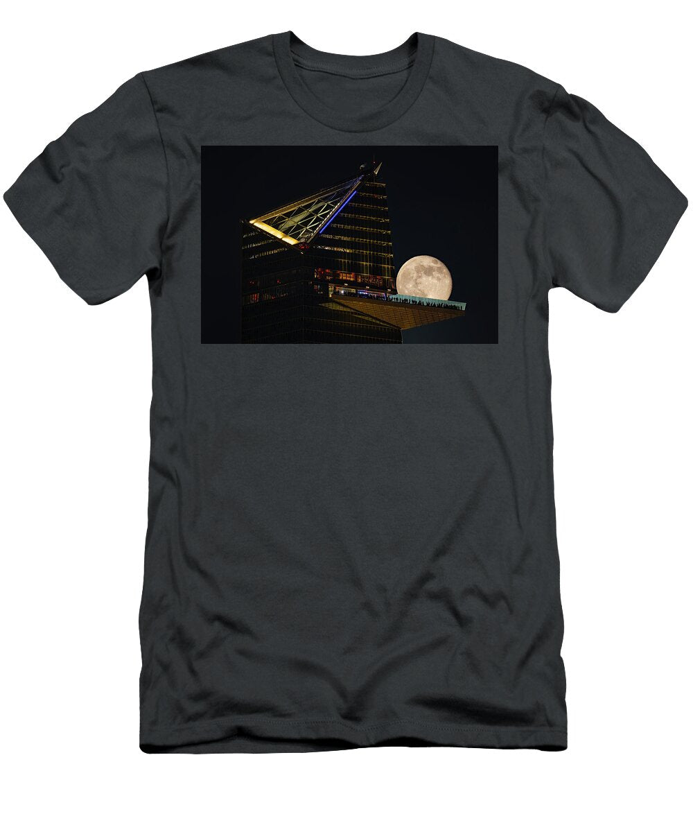 NYC Beaver Super Moon on the Edge Susan Candelario T-Shirt