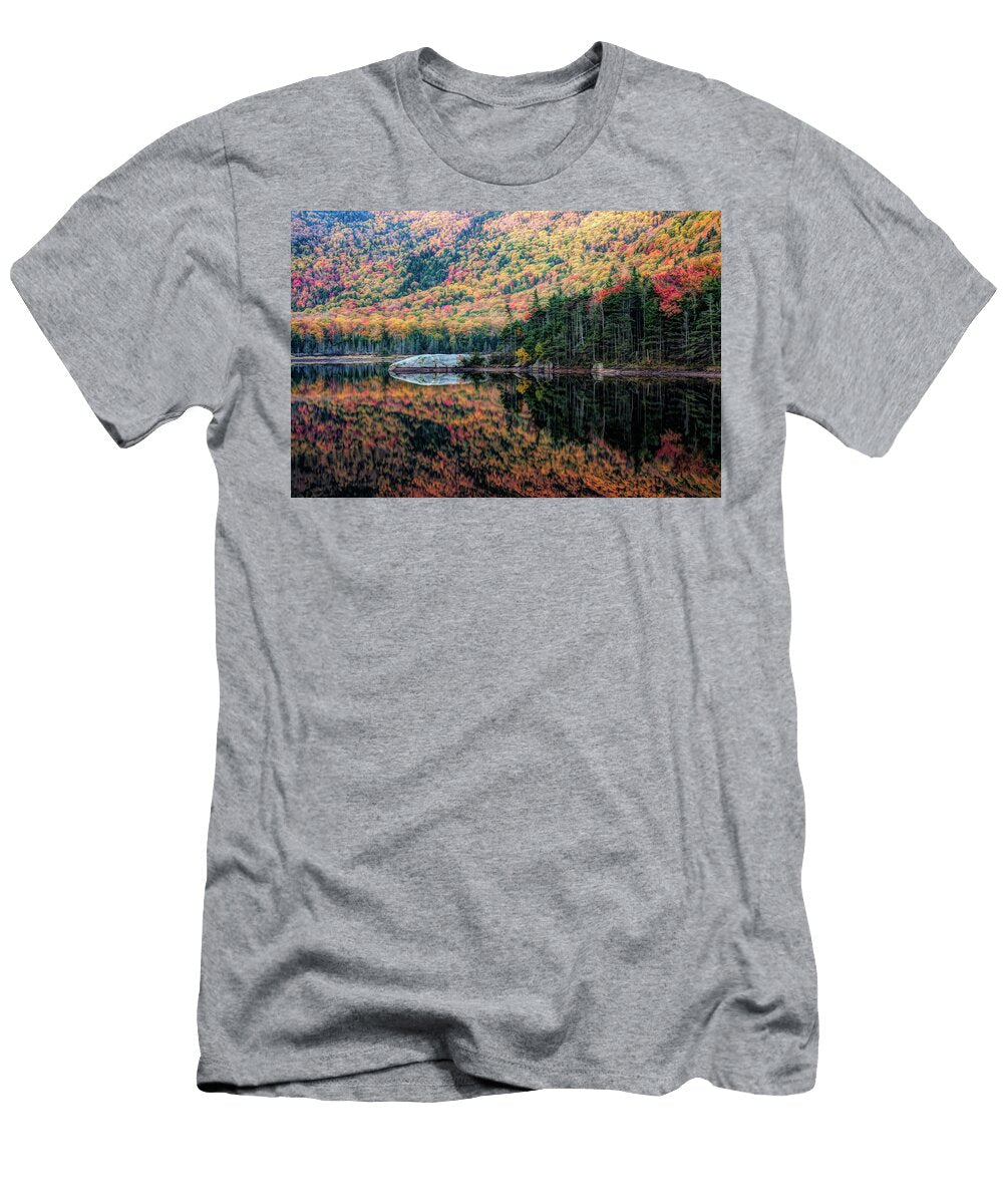 Reflection on Beaver Pond of New Hampshire Fall Colors Jeff Folger T-Shirt
