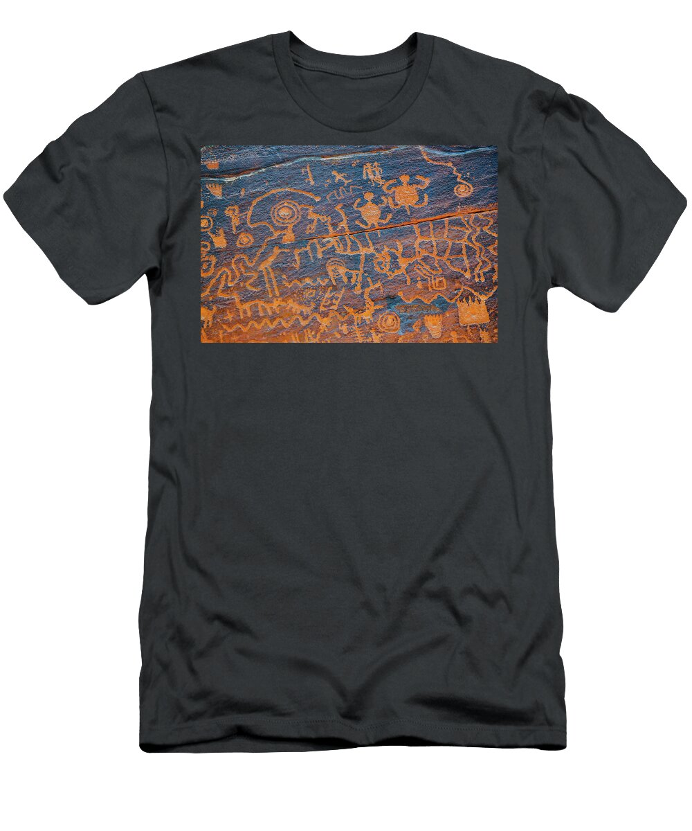 V Bar V Petroglyphs Sedona Landscape Kyle Hanson T-Shirt