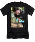 Wildlife Rehabilitator Jessie Paolello Administering Eye Suzi Eszterhas Natureplcom T-Shirt